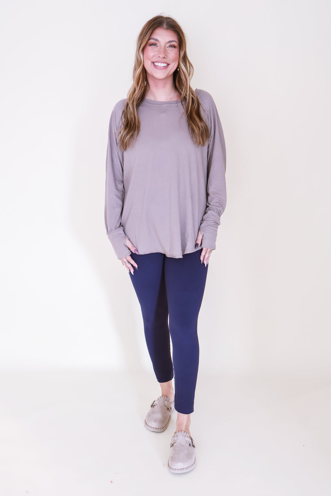 Cotton Raglan Sleeve Thumbhole Top - Cocoa