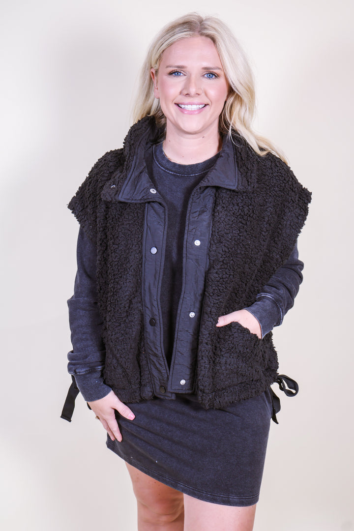 Oversized Faux Fur Vest - Black