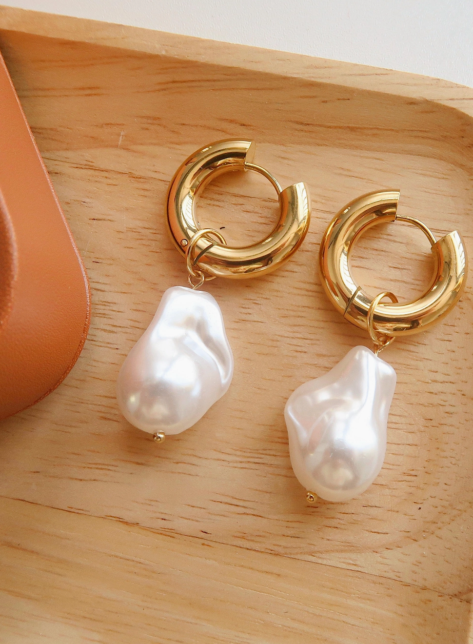 Oceana Gold Statement Large Pearl Earring
